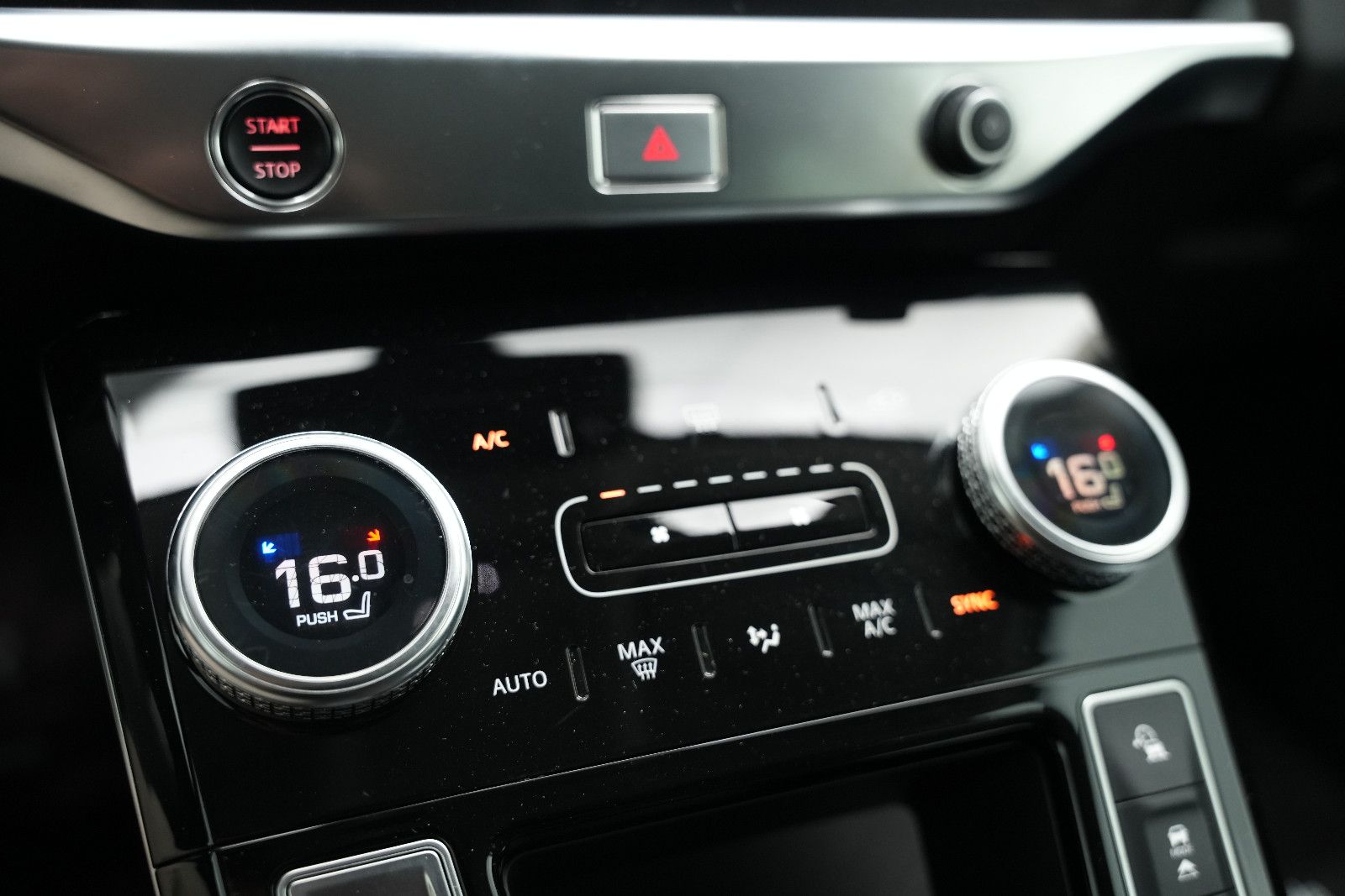 Fahrzeugabbildung Jaguar I-PACE 400 AWD/Black-Pack/CarPlay/MERIDIAN/89,6%