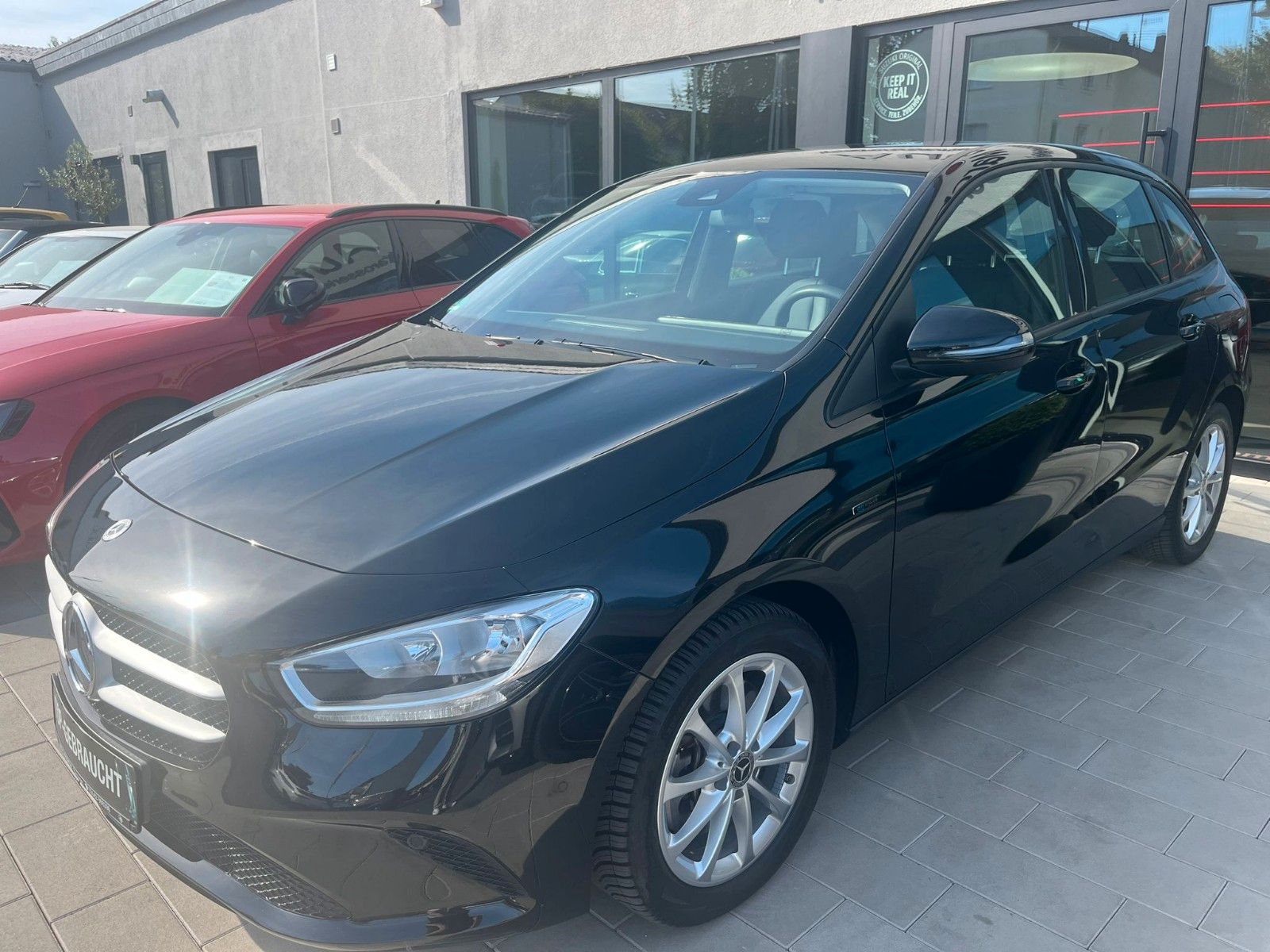 Fahrzeugabbildung Mercedes-Benz B 250 B -Klasse B 250 e
