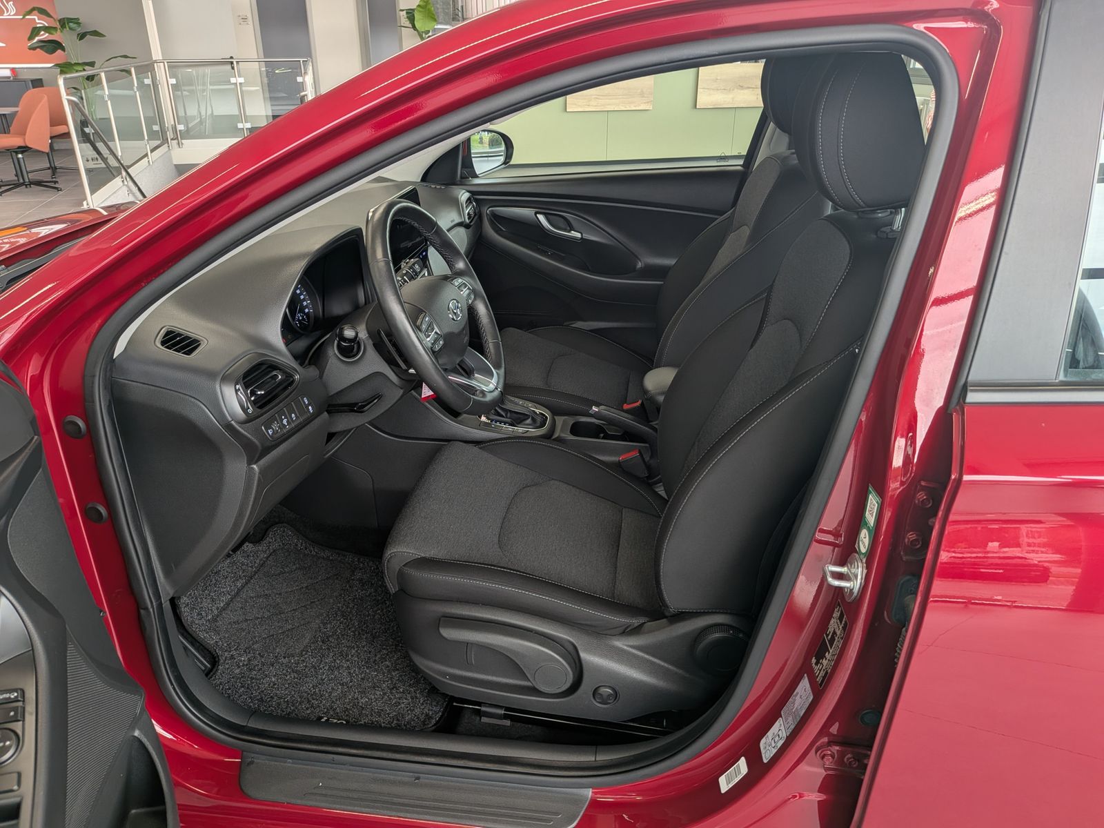Fahrzeugabbildung Hyundai i30 1.5 T-GDI DCT Trend MHEV Cam Navi LED-Paket