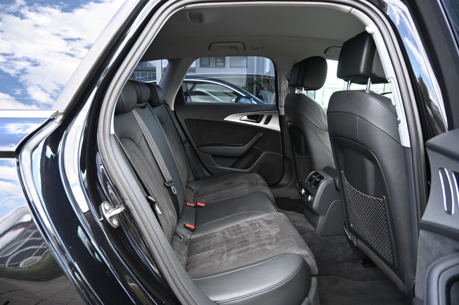 Fahrzeugabbildung Audi A6 Avant 3.0 TDI quattro °AHK°KEYLESS°ALCANTARA°