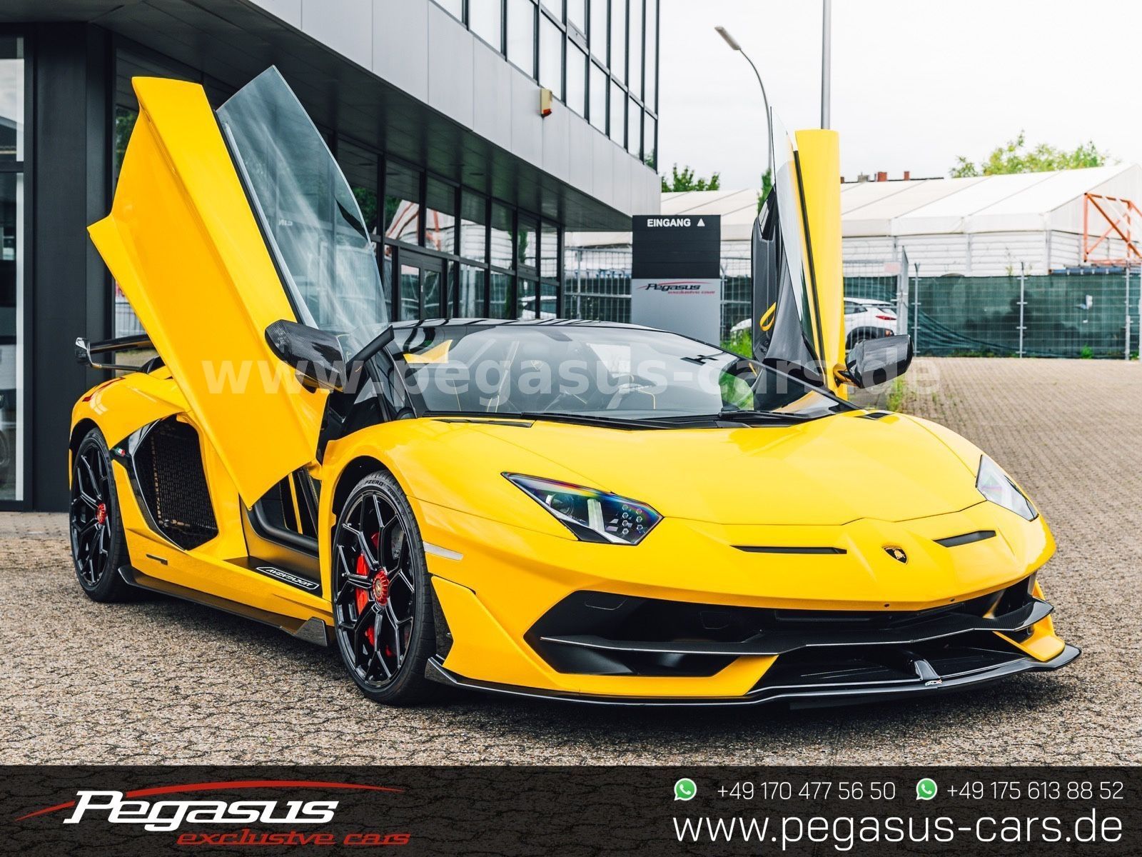 LAMBORGHINI Aventador - 12