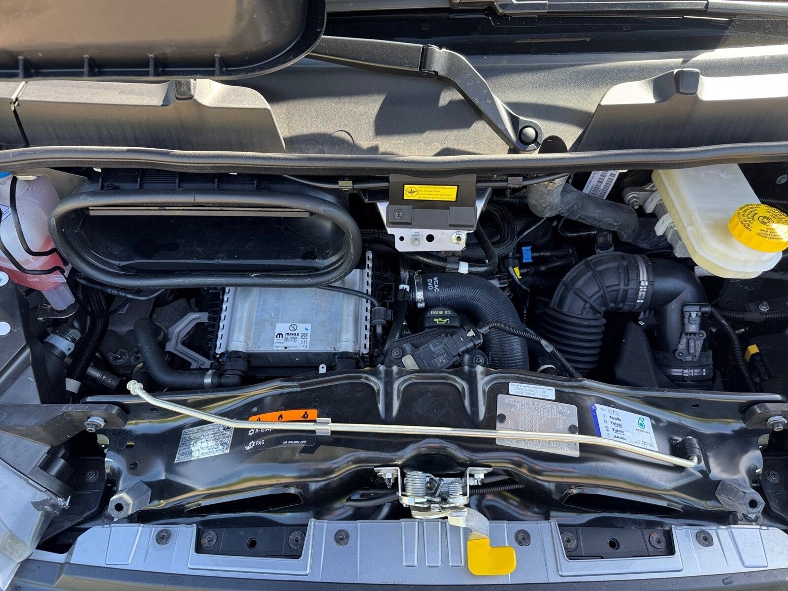 Fahrzeugabbildung Eura Mobil Van V 635 EB 180 PS, Automatik, Panoramadach