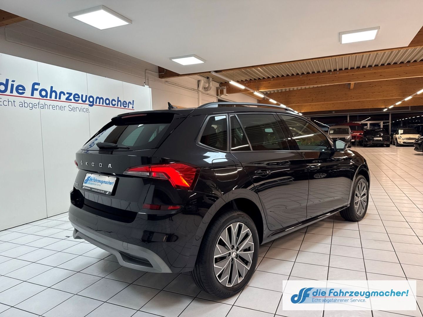 Fahrzeugabbildung SKODA Kamiq Tour Navi Digitales Cockpit LED Sperrdiff.