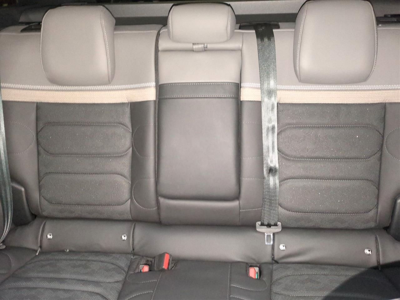 Fahrzeugabbildung Citroën C5 X Hybrid 145 DCS6 Plus Automatik Winter Paket