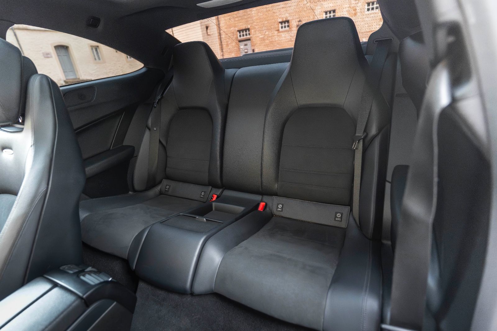 Fahrzeugabbildung Mercedes-Benz C 63 AMG Coupé Bixenon Kam Nav Pano Harman