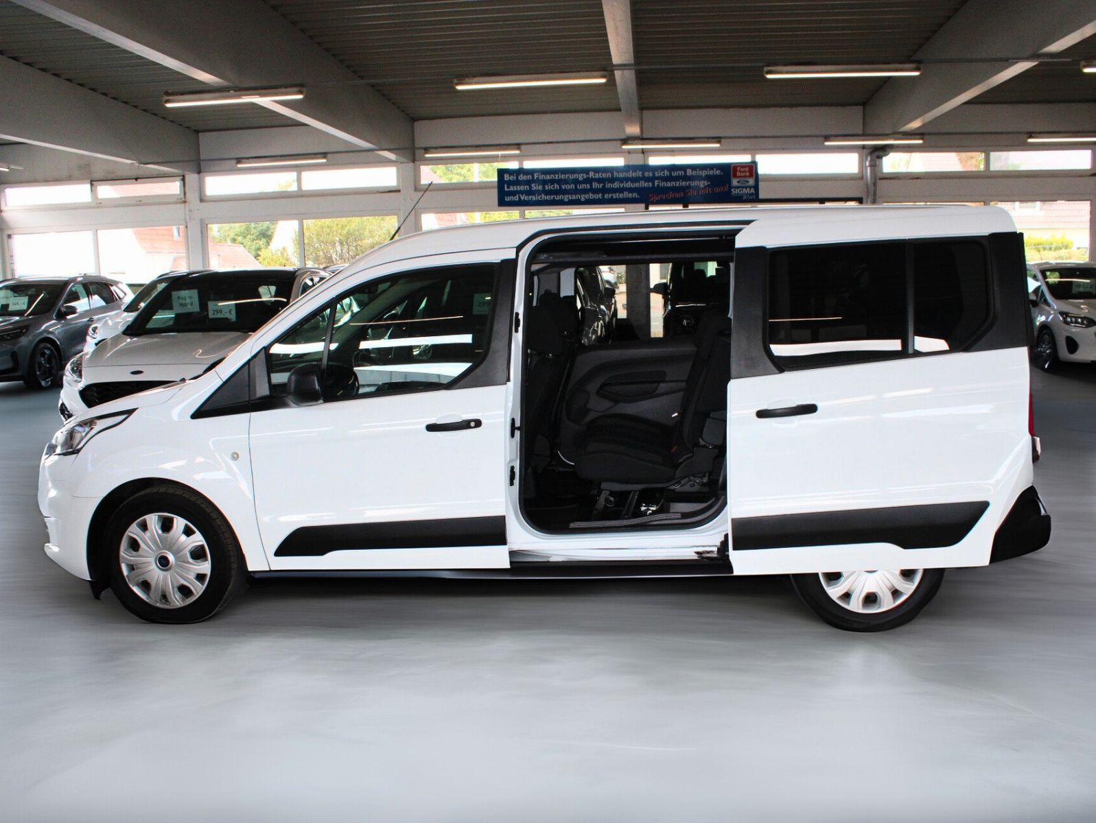 Fahrzeugabbildung Ford Transit Connect L2 Rollstuhlrampe Heckausschnitt