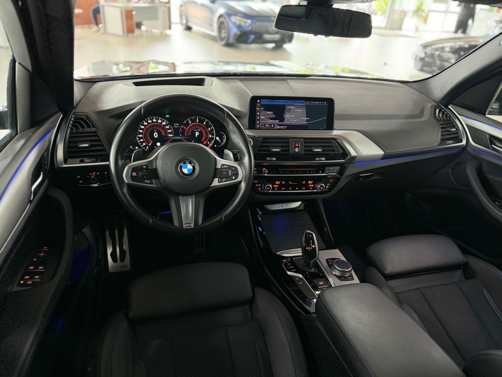 Fahrzeugabbildung BMW X3 xD30i M Sport Kamera HUD Komfort Alarm AHK