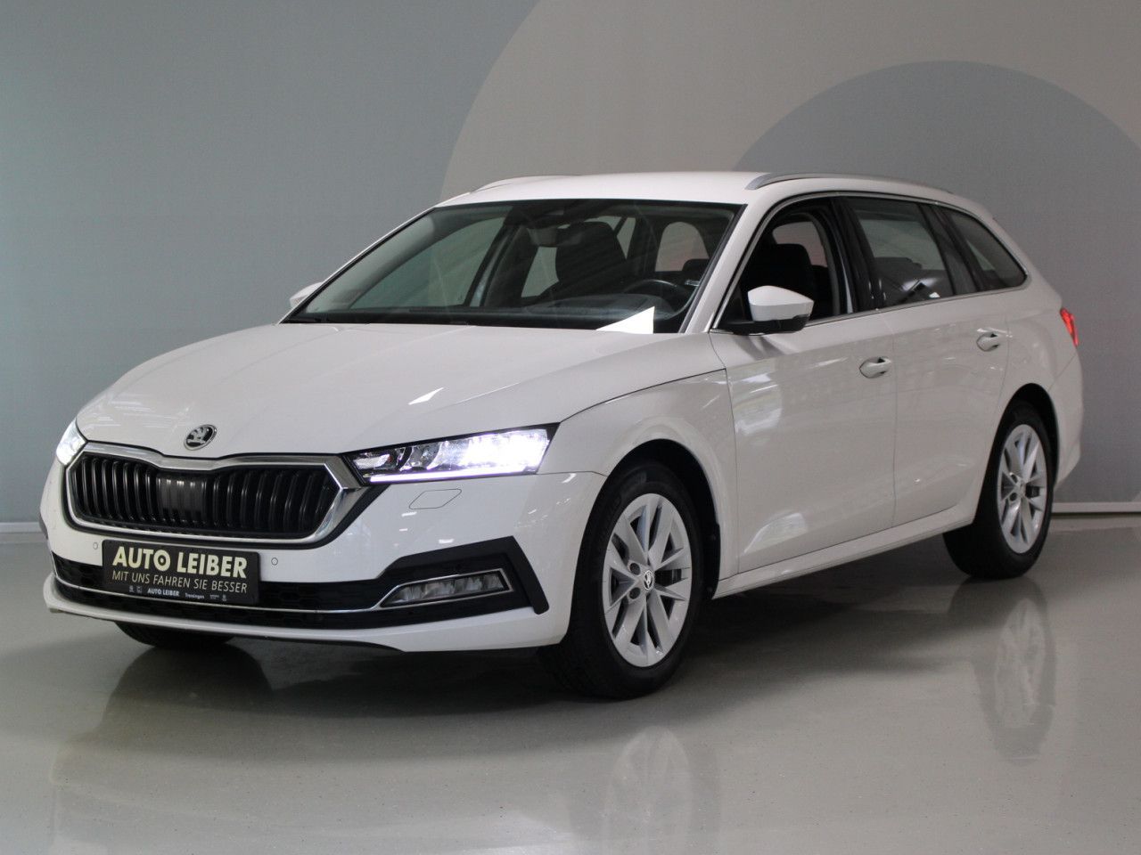 Fahrzeugabbildung SKODA Octavia Combi 1.5 TSI e-TEC Style AHK/ACC/Navi