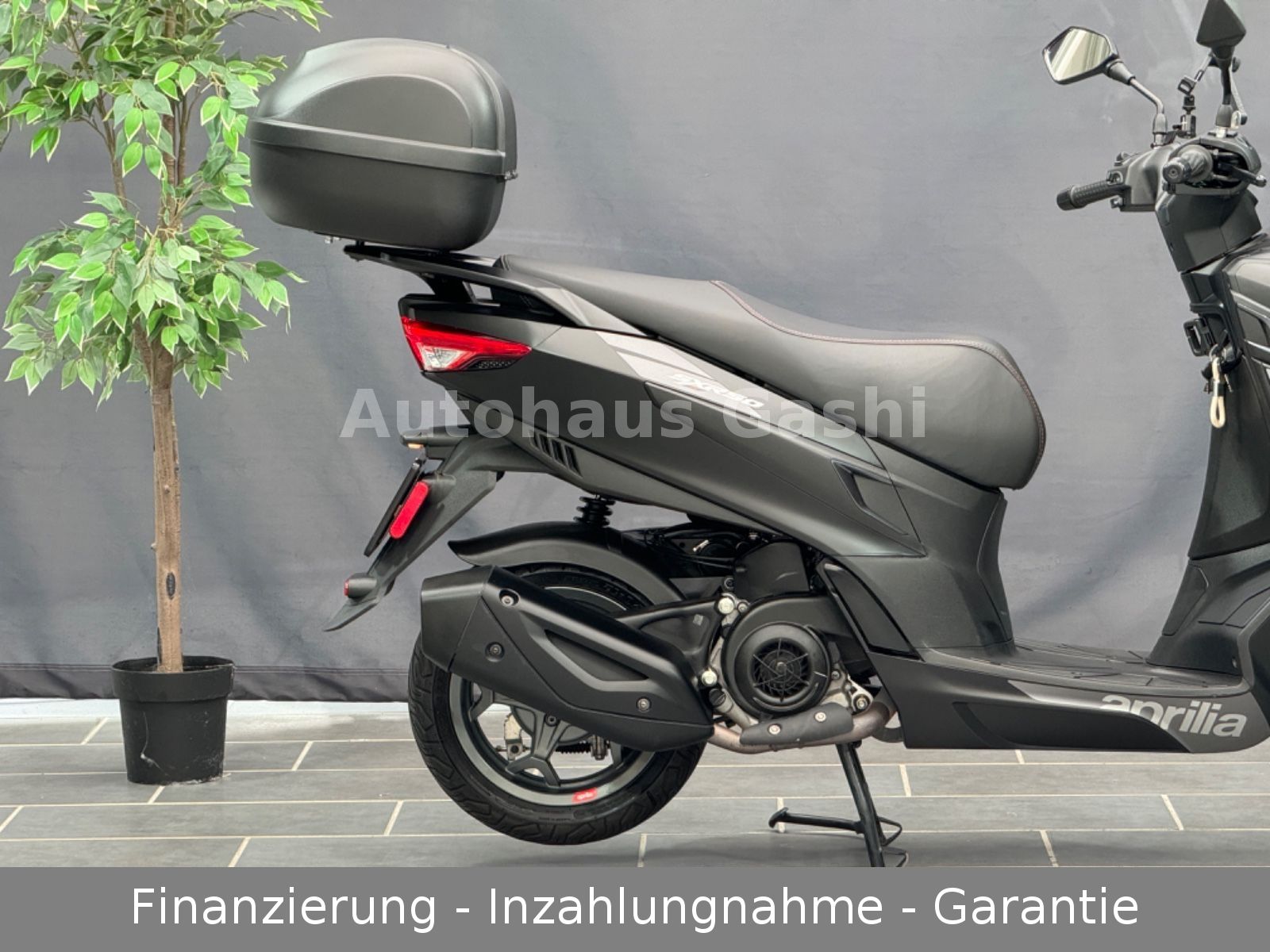 Fahrzeugabbildung Aprilia SXR50S*SchwarzMatt*LED*+Koffer