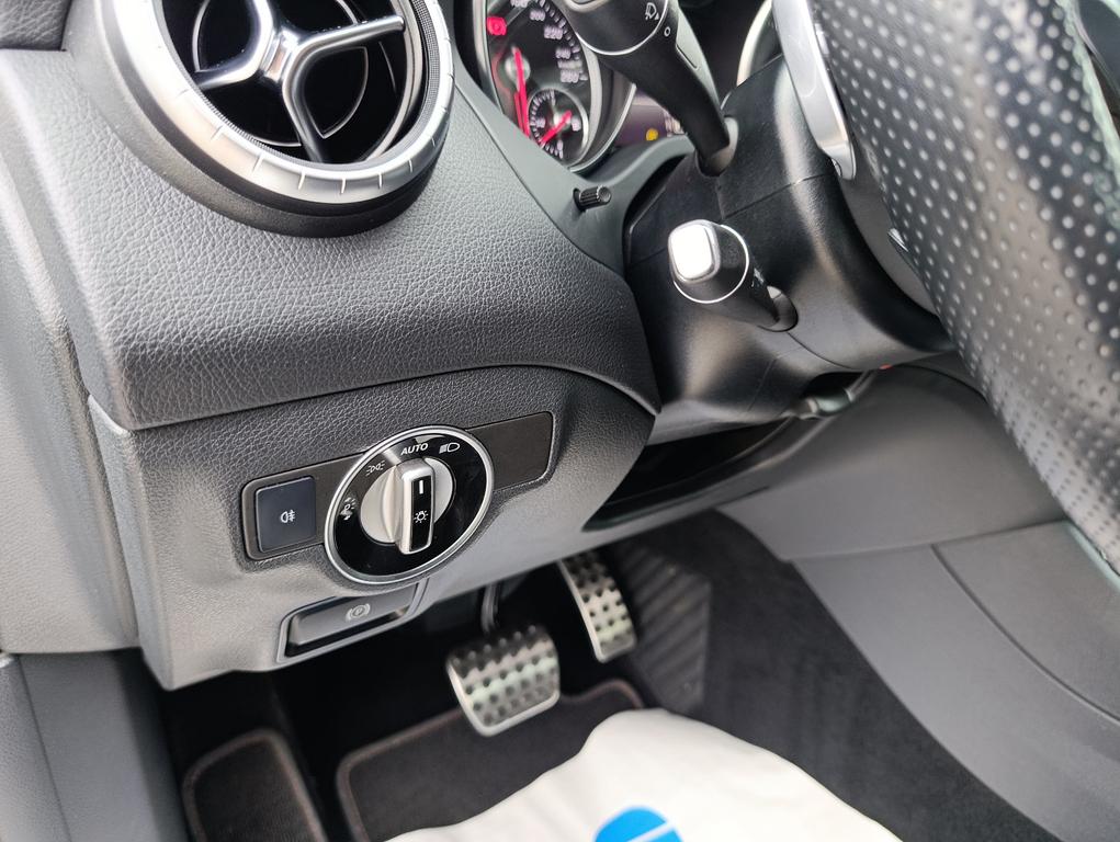 Mercedes-Benz CLA 220