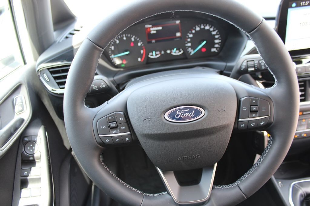 Fahrzeugdetailseite 12 Fahrzeugabbildung Ford Fiesta TITANIUM