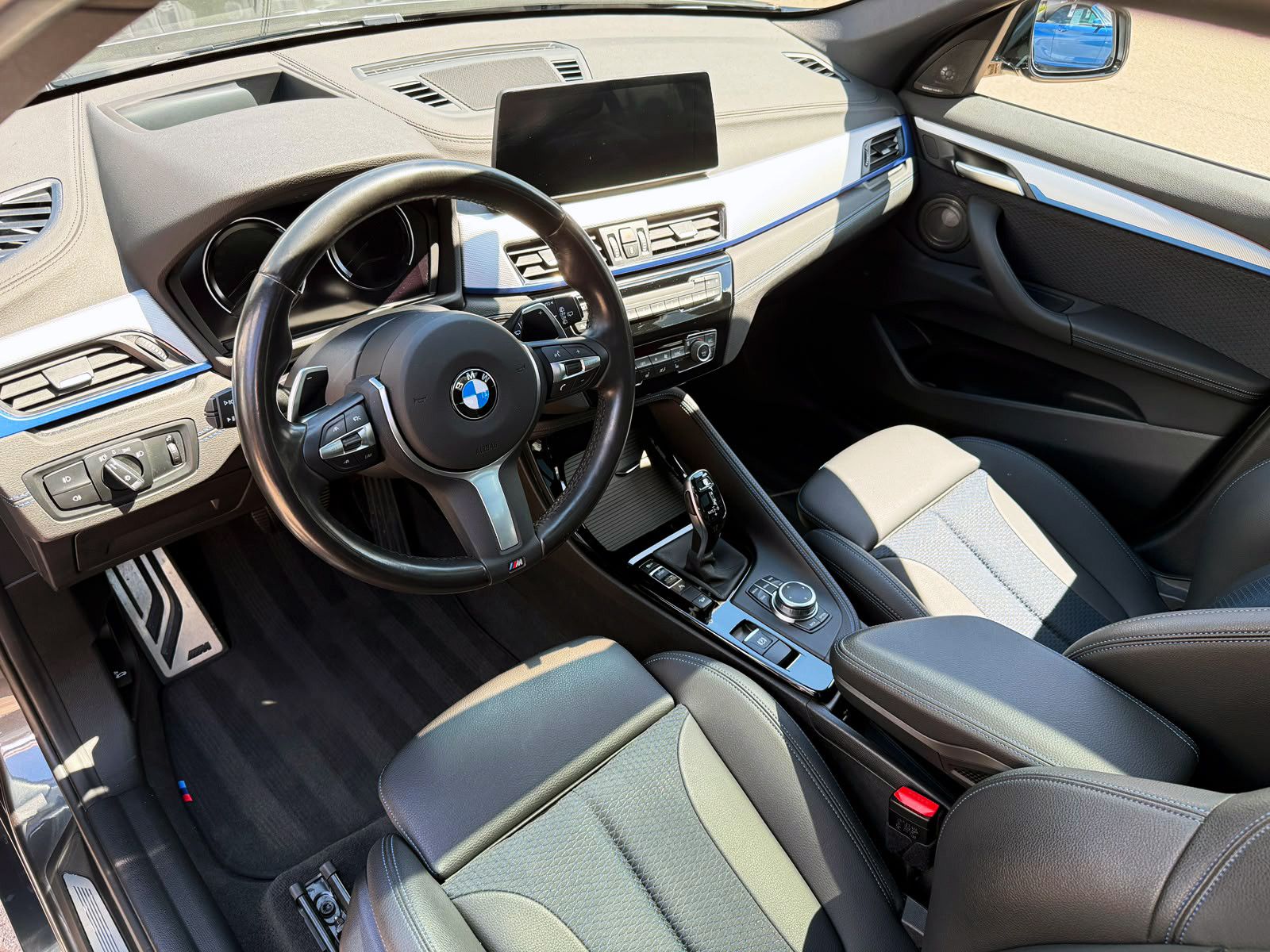 Fahrzeugabbildung BMW X1 xDrive 25d MSport Steptr. ACC KAM AHK HUD H&K