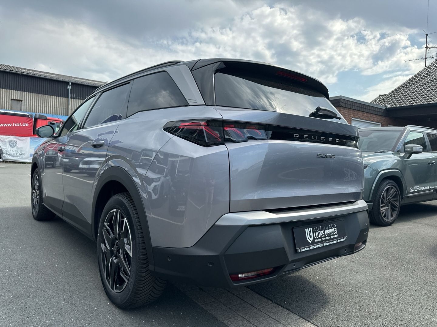 Fahrzeugabbildung Peugeot 5008 GT HYBRID 145 e-DSC6 AHK-abn. Navi ACC