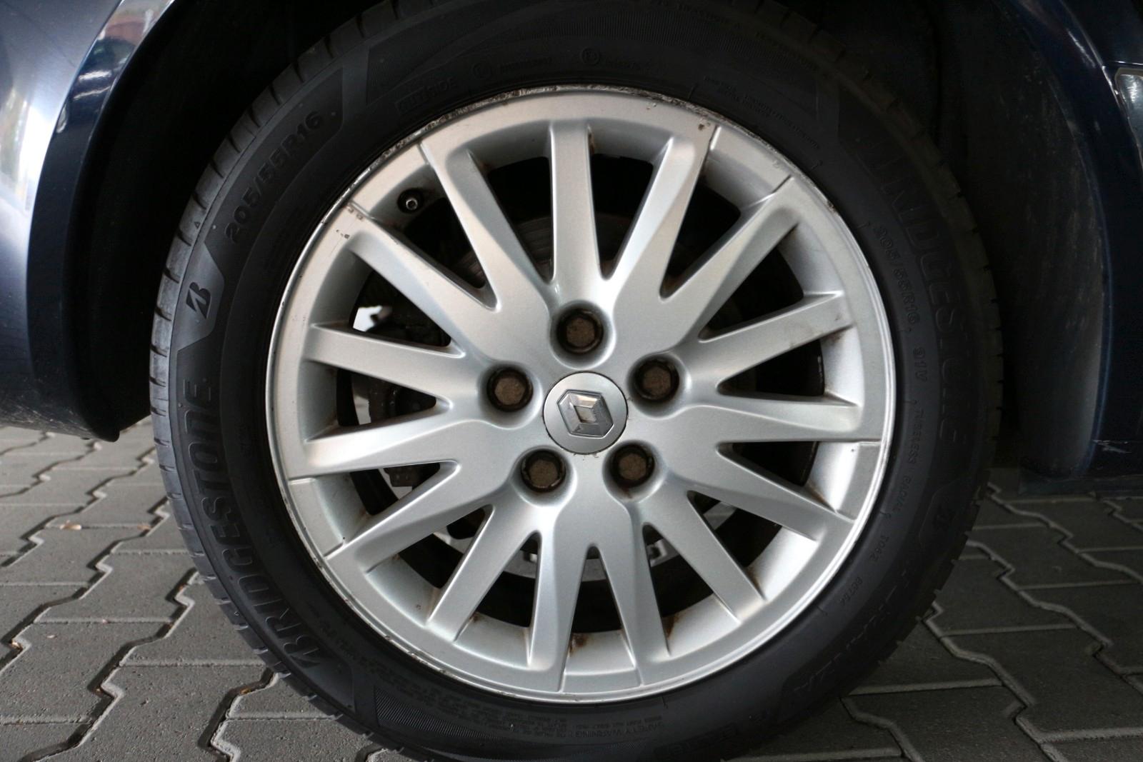 Renault Laguna 2006 — photo 30