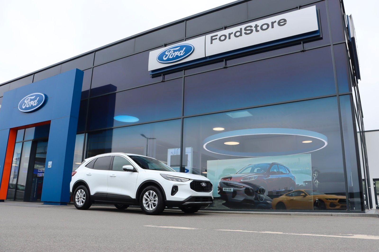 Ford Kuga Titanium FHEV NEUES MODELL 2,5 Duratec 4x4