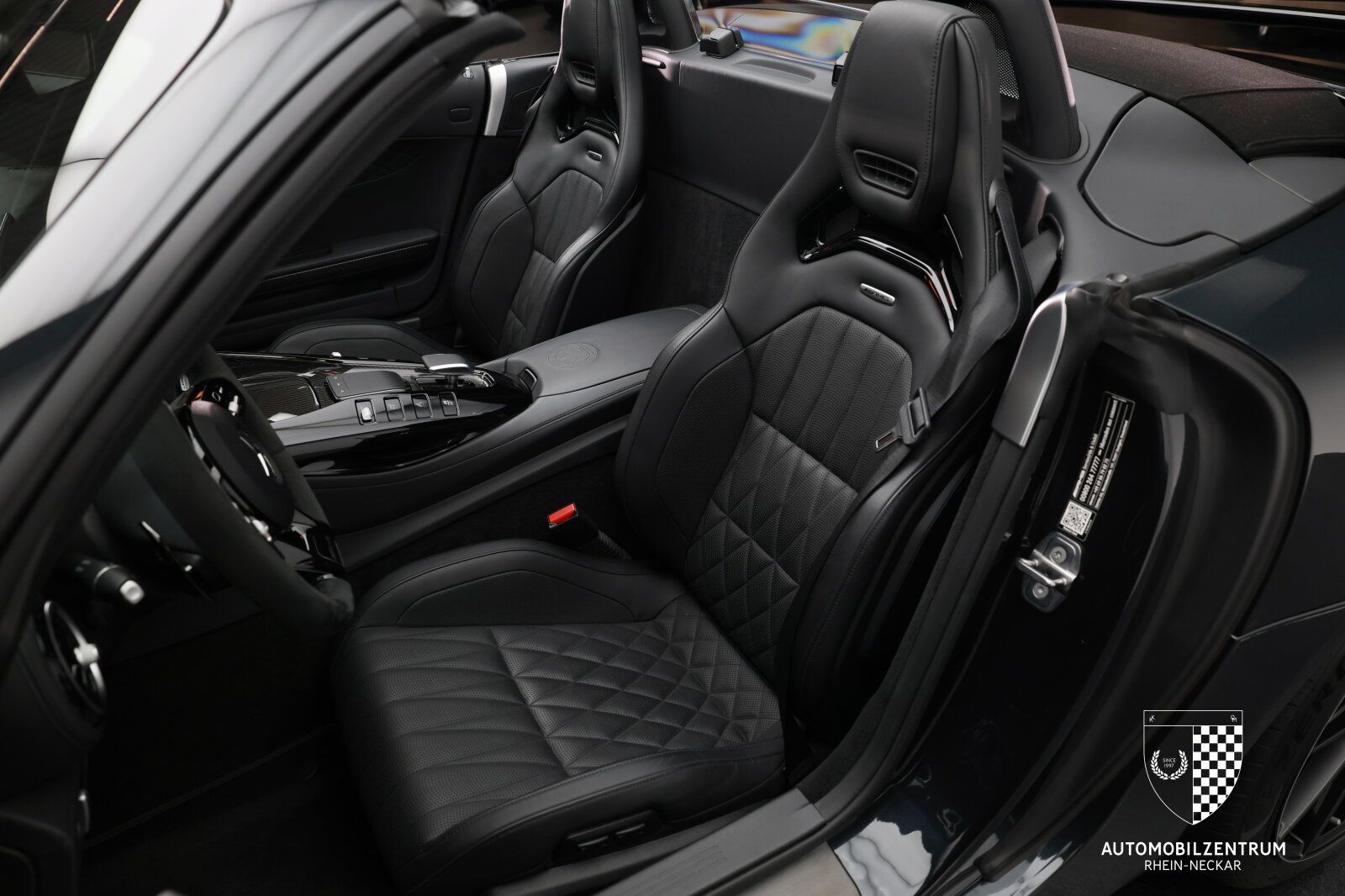 Mercedes-Benz AMG GT R - Bild 12