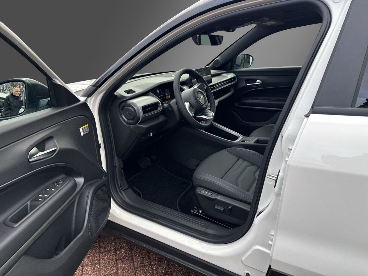 Fahrzeugabbildung Jeep Avenger Overland Mild-Hybrid 4xe-Leder-Panoramad