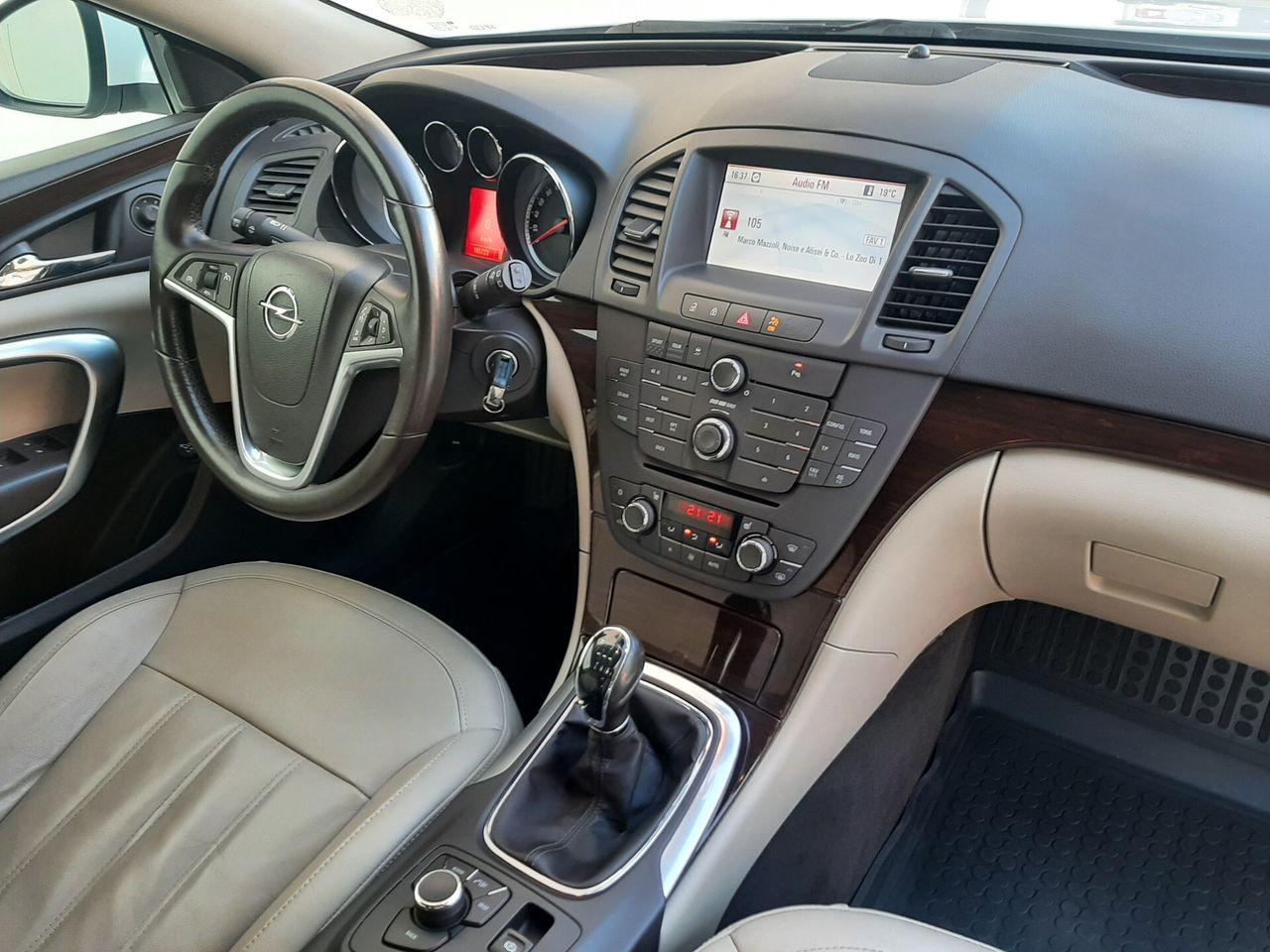 Opel Insignia 2010 — photo 13