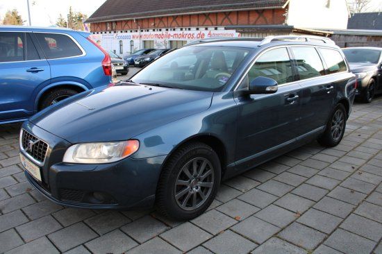 Volvo V70 D5 AWD Aut. Summum Leder BiXenon Navigation 