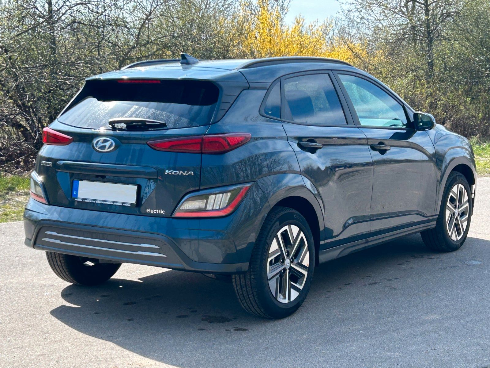 Fahrzeugabbildung Hyundai KONA EV Advantage 100kW *RW305KM*Navi*ACC*LED*