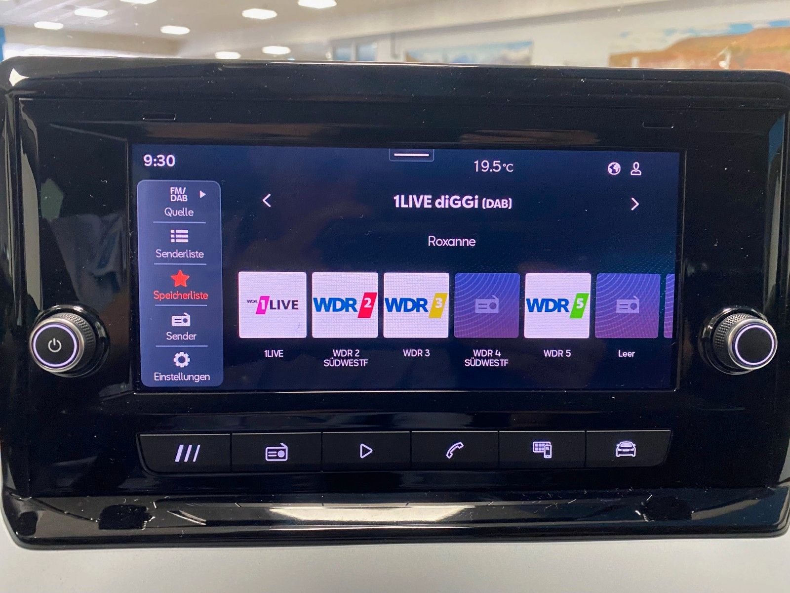 Fahrzeugabbildung SEAT Arona 1.0 TSI DSG STYLE+5 JAHRE GARANTIE+AHK+LED