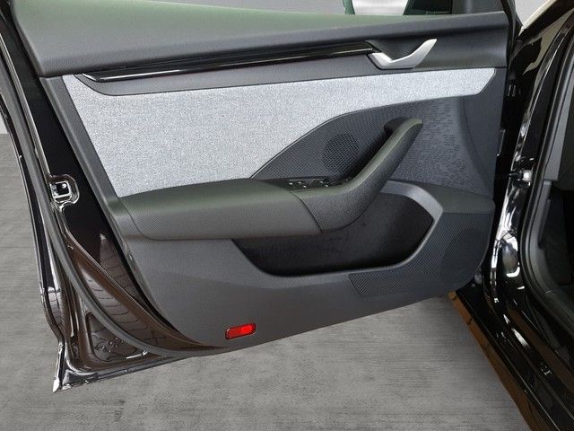 Fahrzeugabbildung Skoda Octavia Combi Selection 2.0TDI DSG PANO Leder