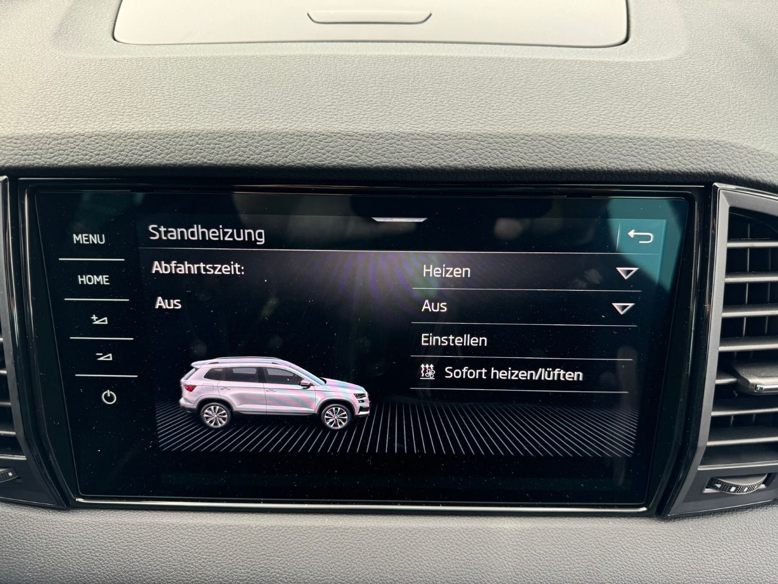 Fahrzeugabbildung SKODA Karoq Sportline 1.5TSI DSG*360°Cam*AHK*StHz*19Zo