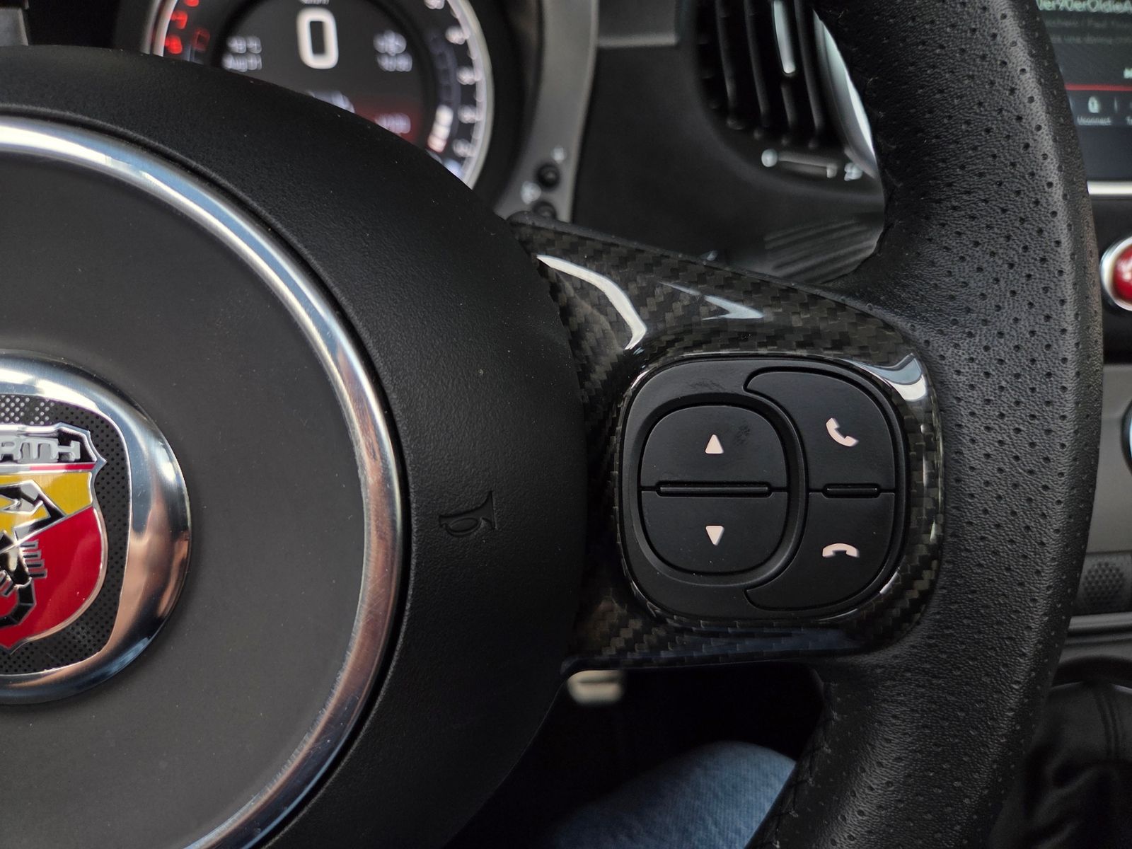 Fahrzeugabbildung Abarth 595C Competizione NAVI CarPlay