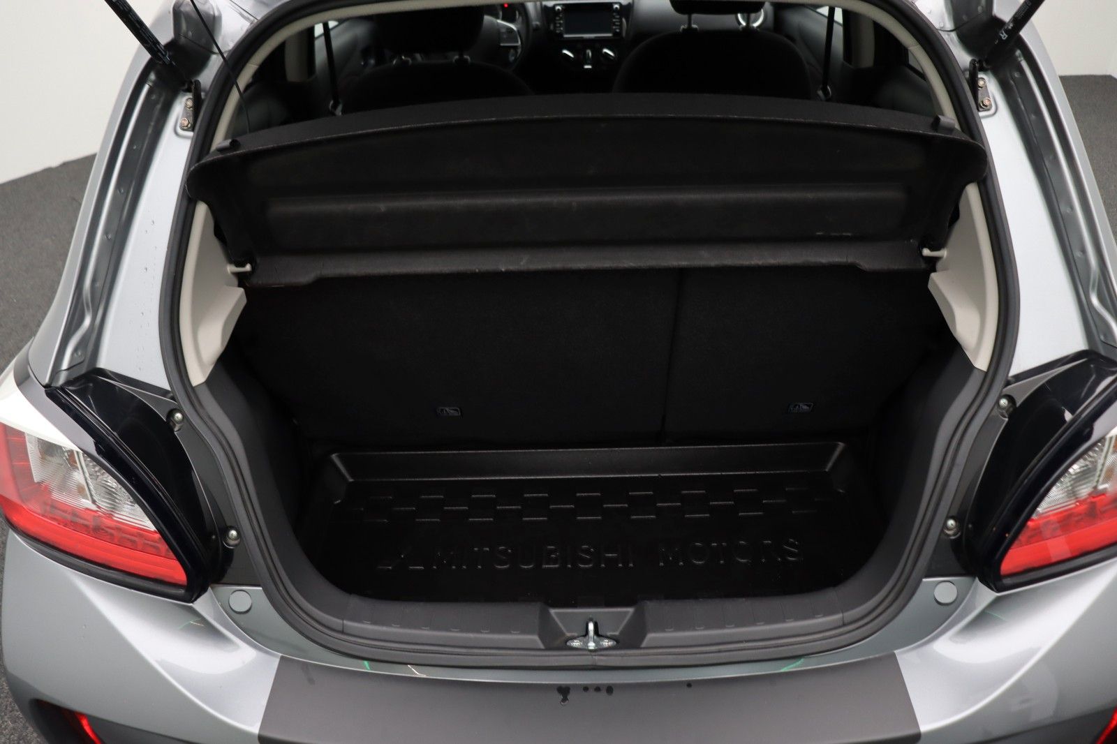 Fahrzeugabbildung Mitsubishi Space Star 1.2 Spirit+ Black