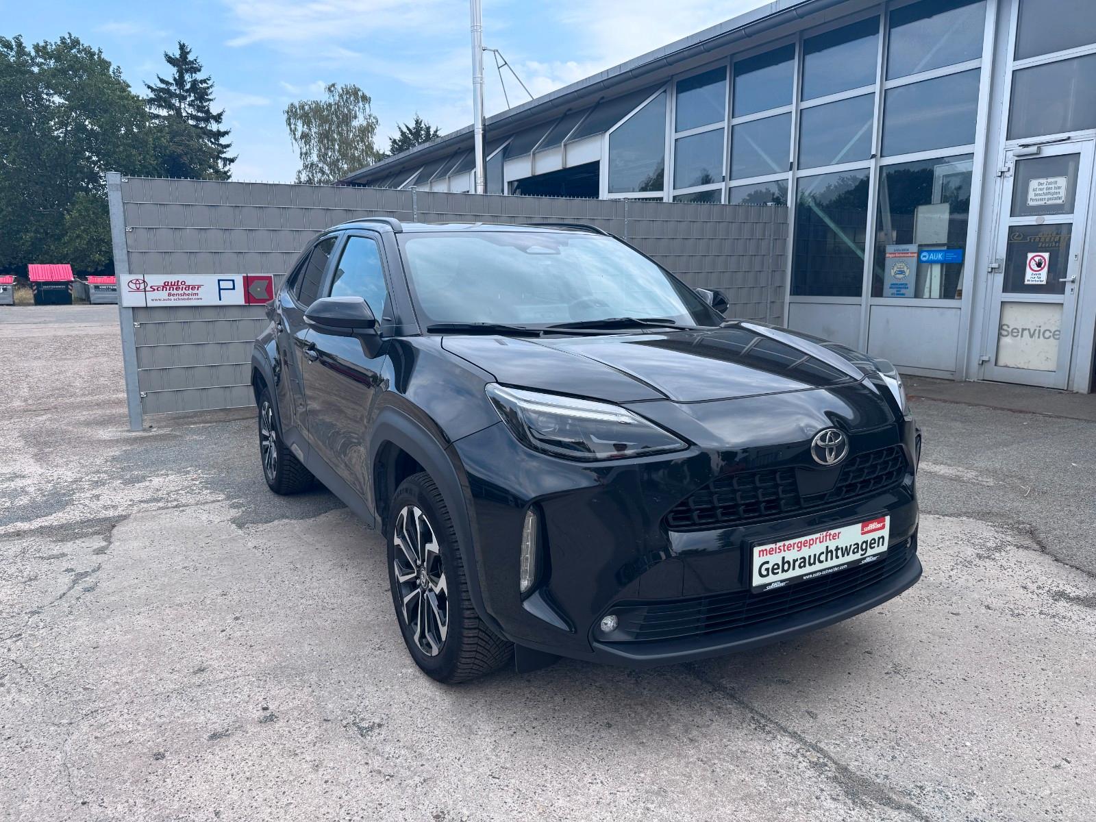 Toyota Yaris Cross Hybrid FWD Black&White
