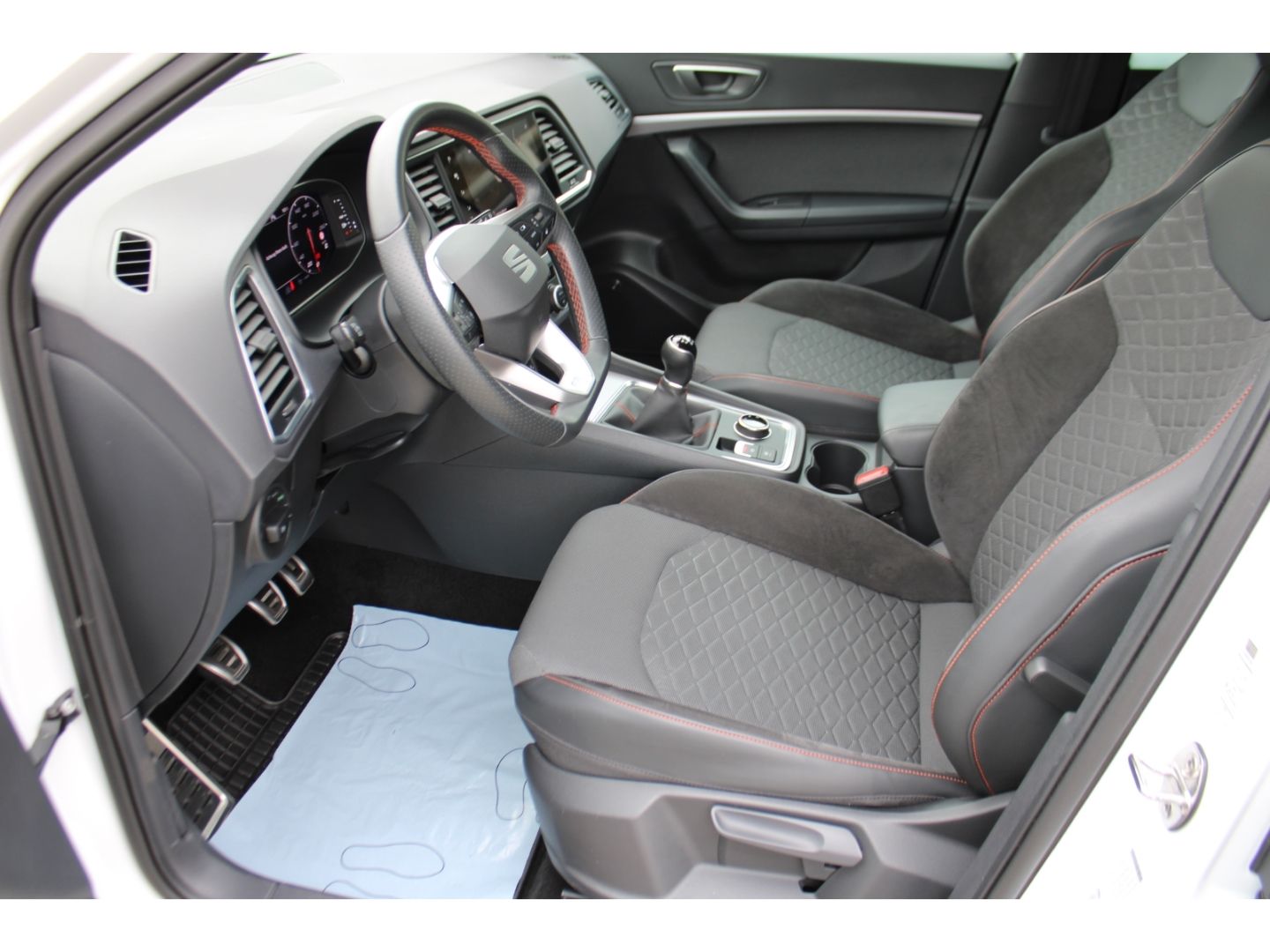 SEAT Ateca FR 1.5 TSI ACT ACC LED TWA AHK Navi beats - Image 7