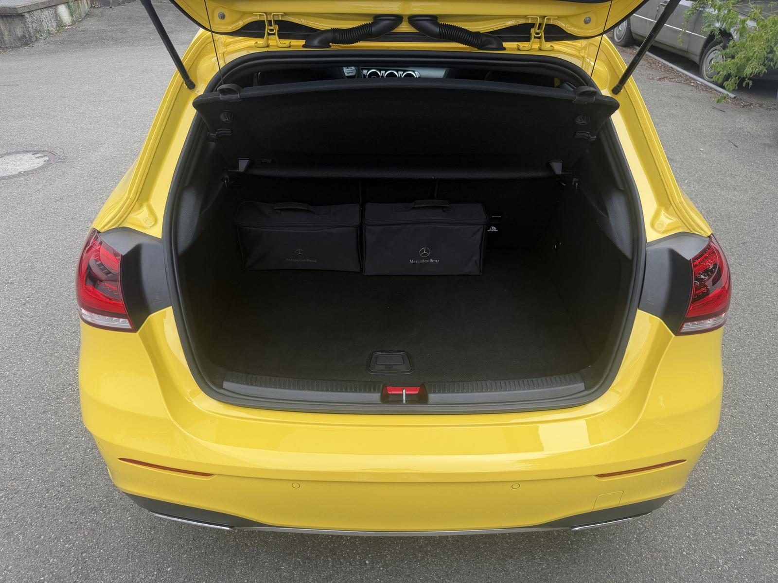 Mercedes-Benz A 250 e AMG LED MBUX Distronic Pano Kamera-360°