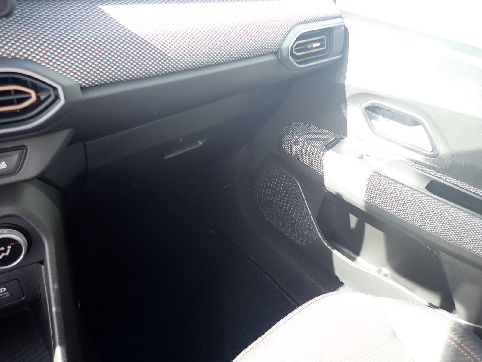 Fahrzeugabbildung Dacia Sandero Stepway Expression TCe 90