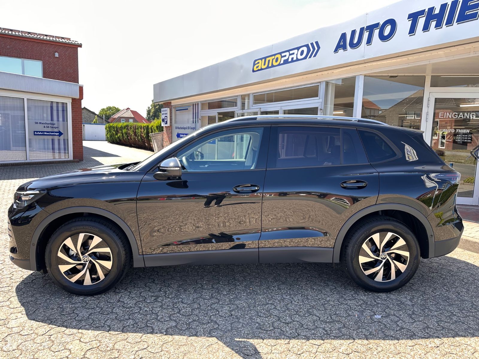 Fahrzeugabbildung Volkswagen Tiguan 1.5 eTSI Life DSG AHK/ACC/APP/LED+/360°
