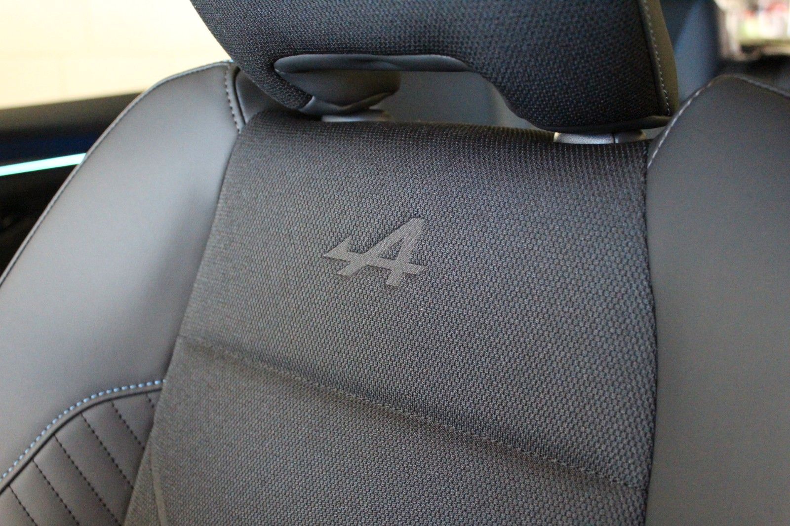 Fahrzeugabbildung Renault Scenic E-Tech 220 Long Range Esprit Alpine