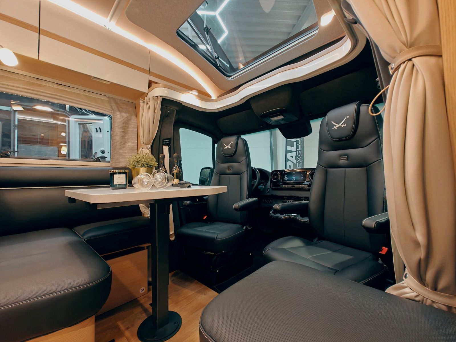 Fahrzeugabbildung HYMER / ERIBA / HYMERCAR B-KLASSE ML - T 780 SANSIBAR LTD. by palmo