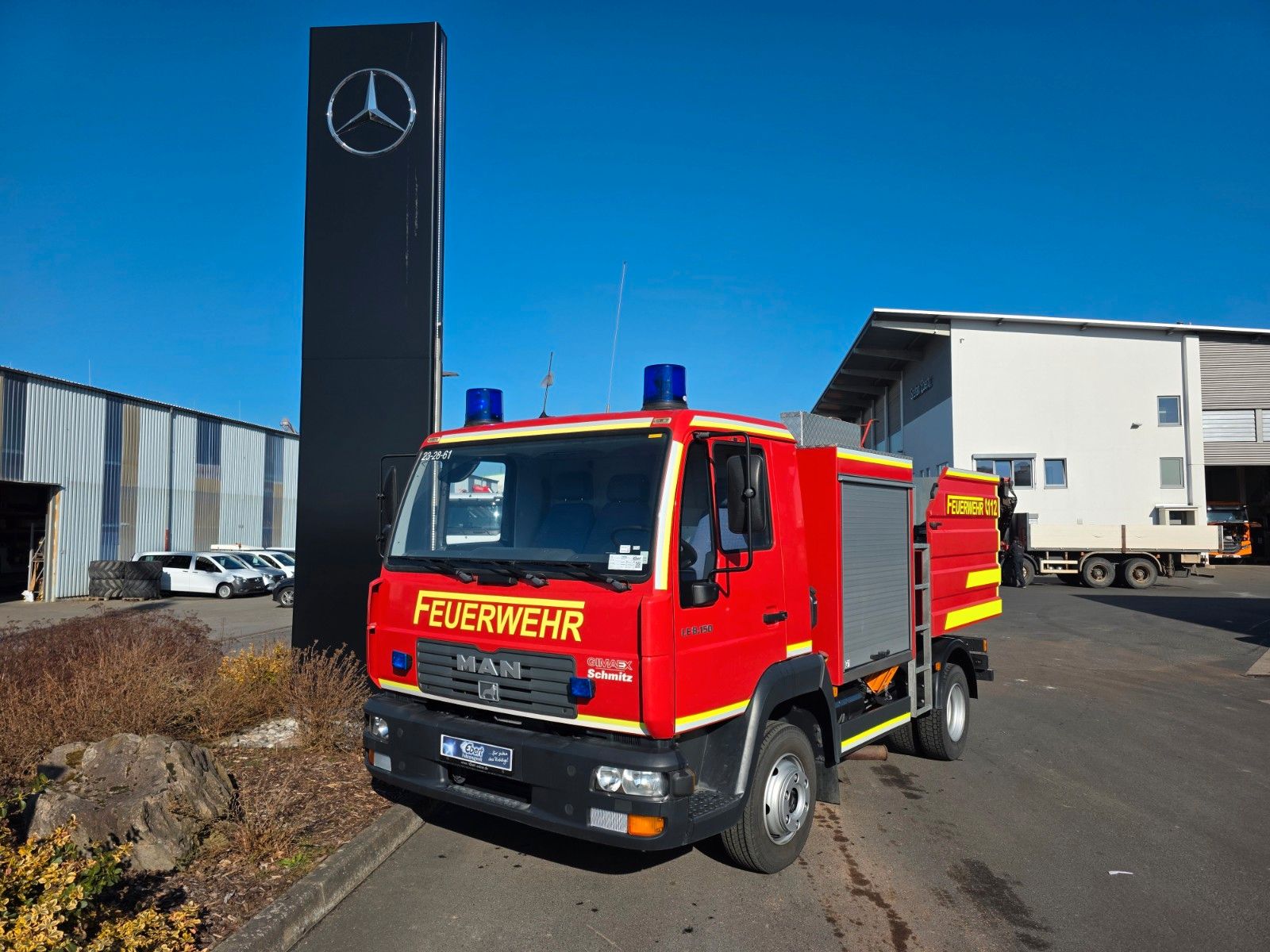 Fahrzeugabbildung MAN LE 8.150 Löschfahrzeug SLF 25/25 100/2500 Liter