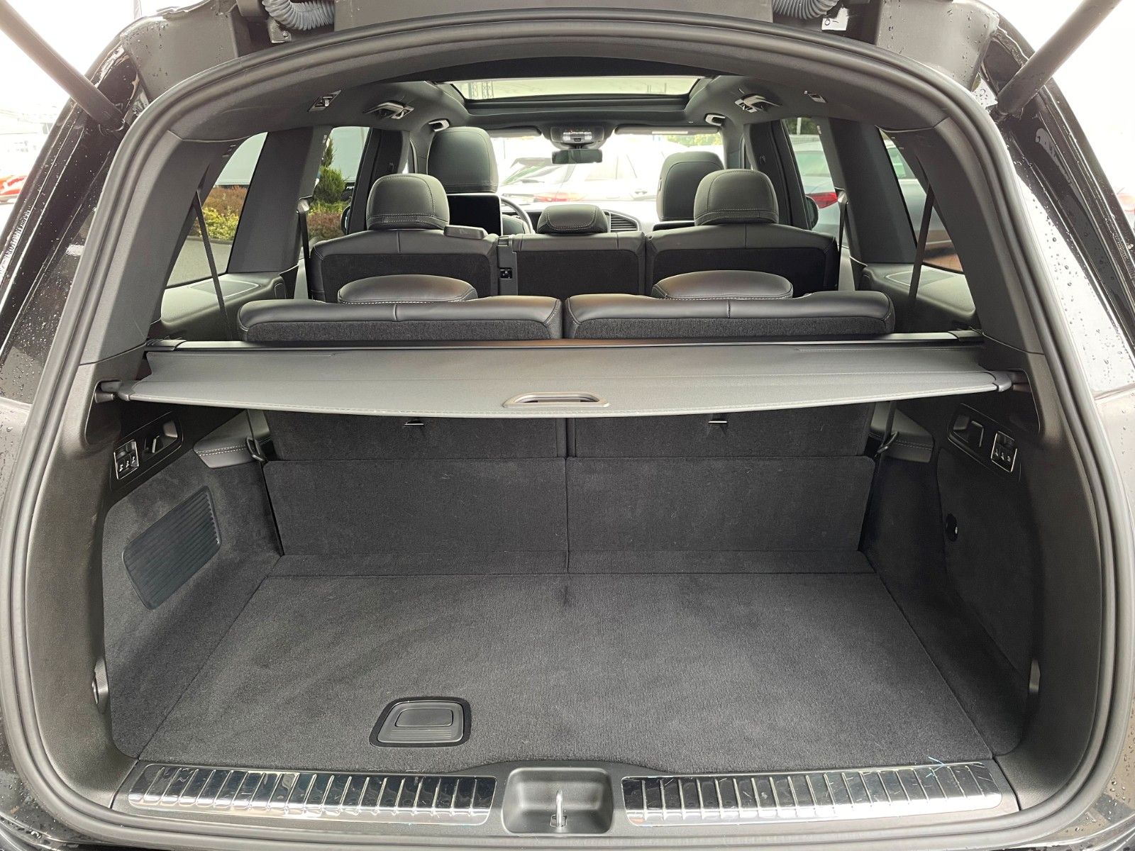 Fahrzeugabbildung Mercedes-Benz GLS 580 4M AMG Pano+AHK+Burm+7Sitz+HUD+Fond+VOLL