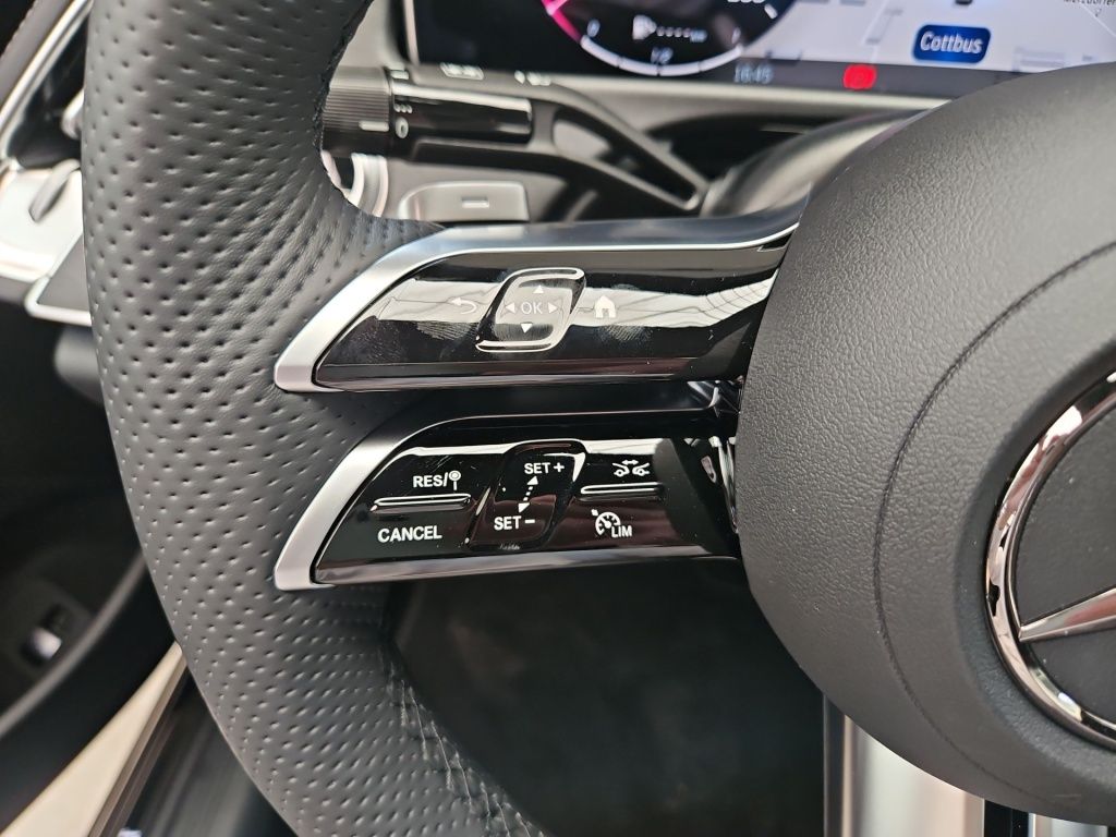 Fahrzeugabbildung Mercedes-Benz E 200 Limousine +AMG+AHK+BURMESTER+DIGITAL+20''-