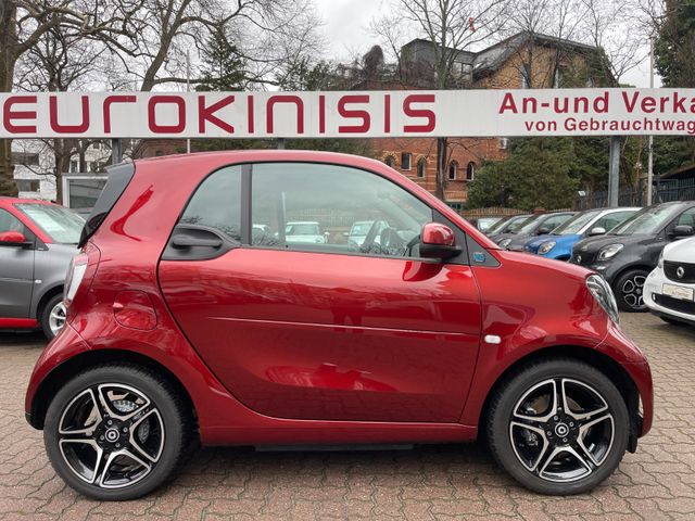 Smart fortwo EQ 60kW*EXCL*PANO*LEDER*NAV*JBL*KAM*22kW