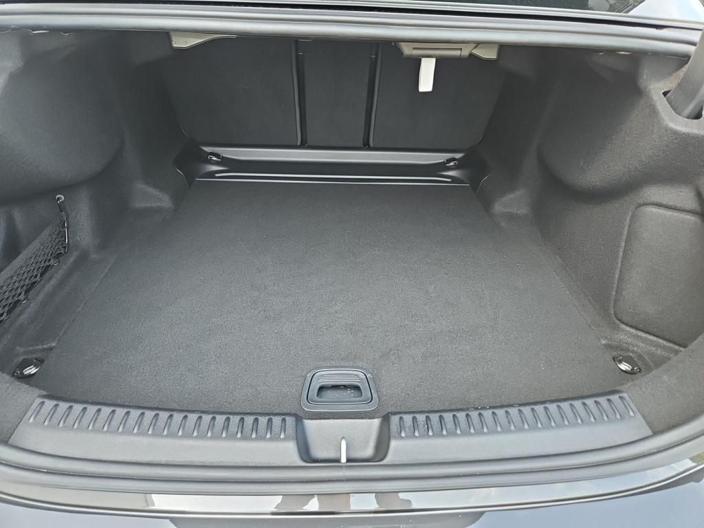 Fahrzeugabbildung Mercedes-Benz E 200 Avantg. Pano Navi Totwi. LED Winterpaket