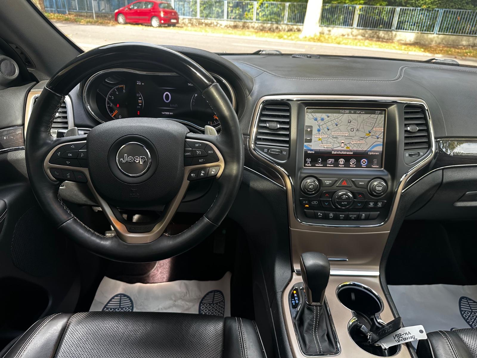 Jeep Grand Cherokee Overland 3.0 CRD V6 250 ch BVA 4x4 / Toit panoramique / Cuir Nappa ventilé / Alpine / Suspension pneumatique