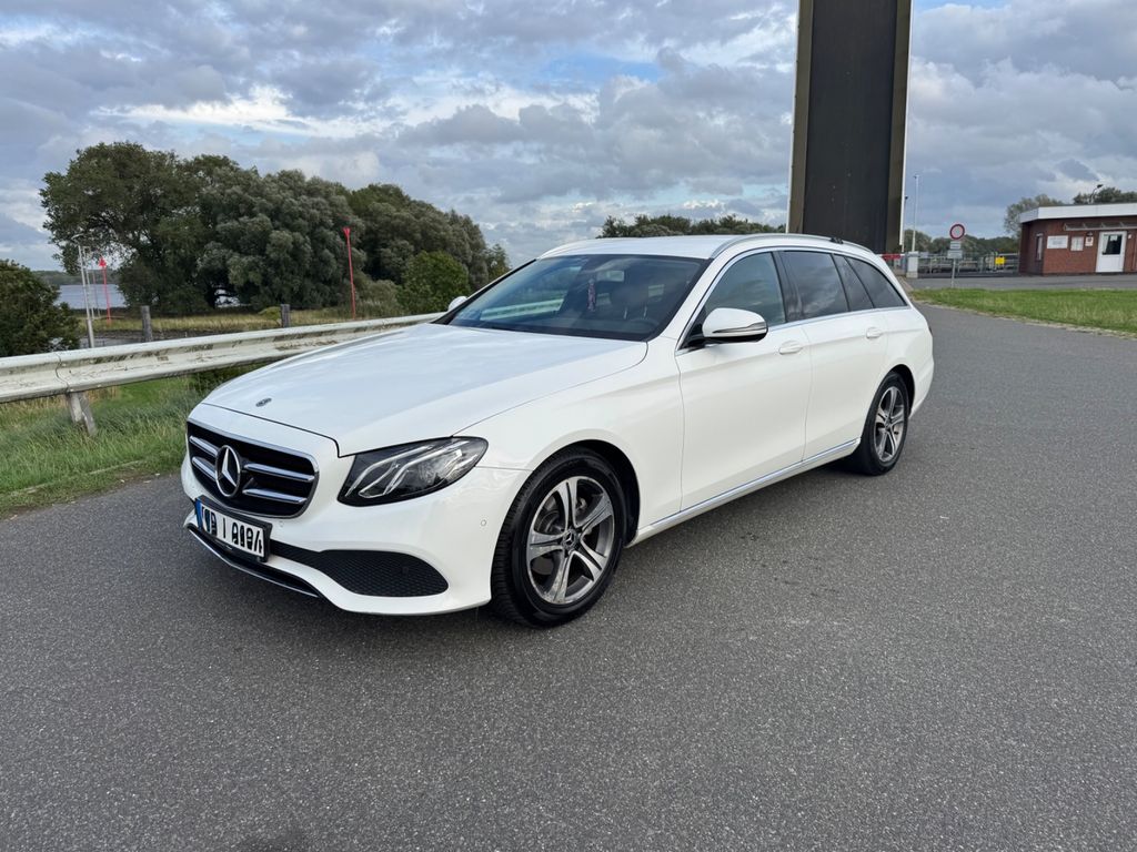 Image of Mercedes-Benz E 200