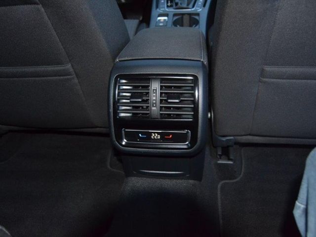 Passat Variant 2.0 TDI DSG Business AHK/IQ.DRIVE