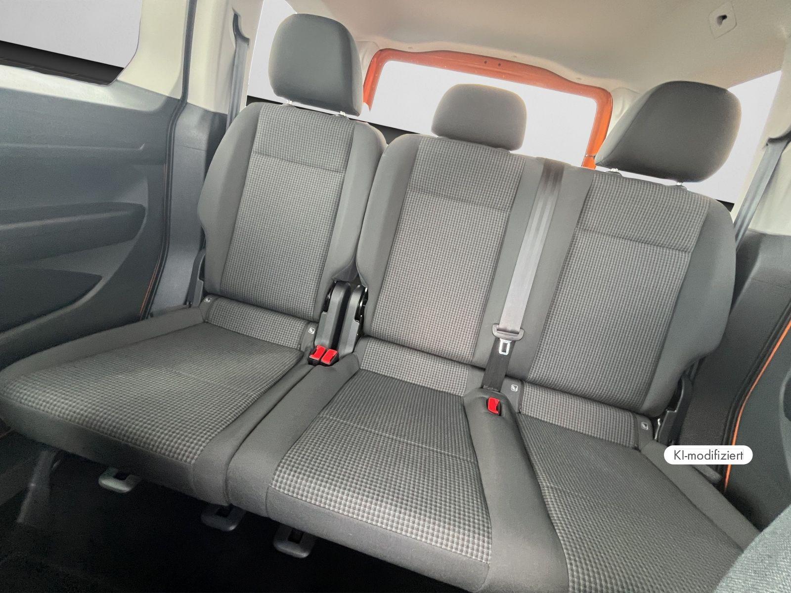 Volkswagen Caddy 1,5 TSI NAVI KAM SHZ Apple CarPlay