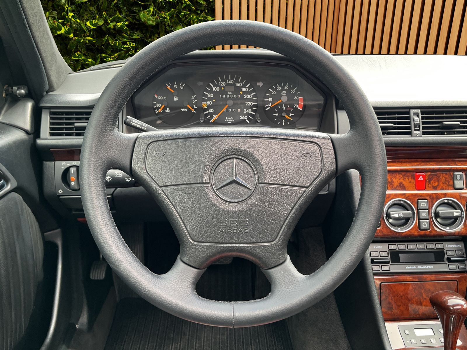 Fahrzeugabbildung Mercedes-Benz E 500 TOP ZUSTAND**SAMMLERFAHRZEUG**