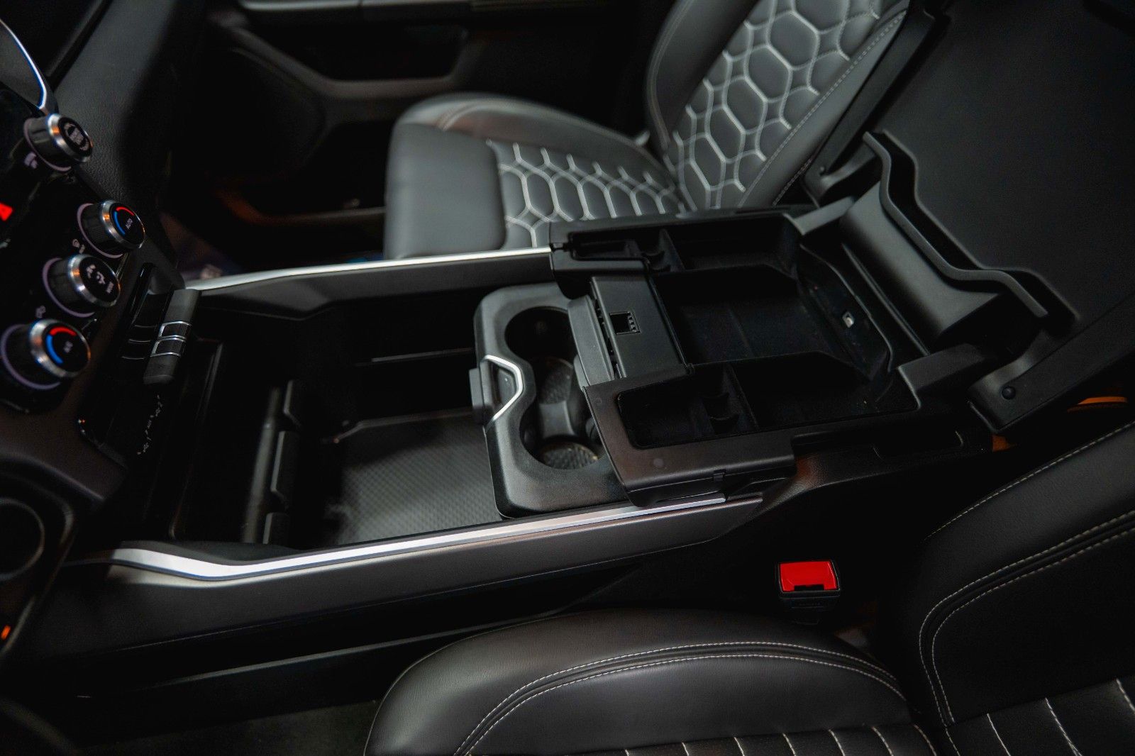 Fahrzeugabbildung Dodge RAM 5.7 V8 HEMI 4x4 LPG Offroad Night-Paket