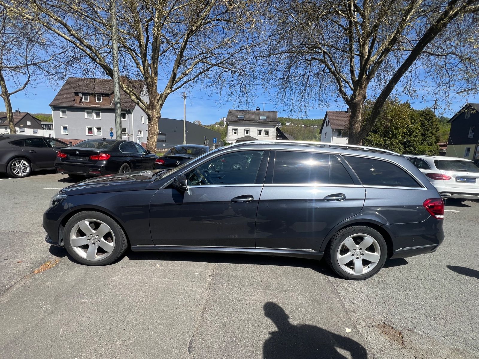 Fahrzeugabbildung Mercedes-Benz E 350 E T-Modell E 350 BlueTec 4Matic