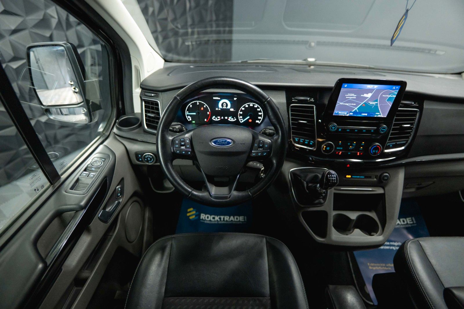 Fahrzeugabbildung Ford Tourneo Custom 320 L2 Sport | 8Sitze | ACC | LED