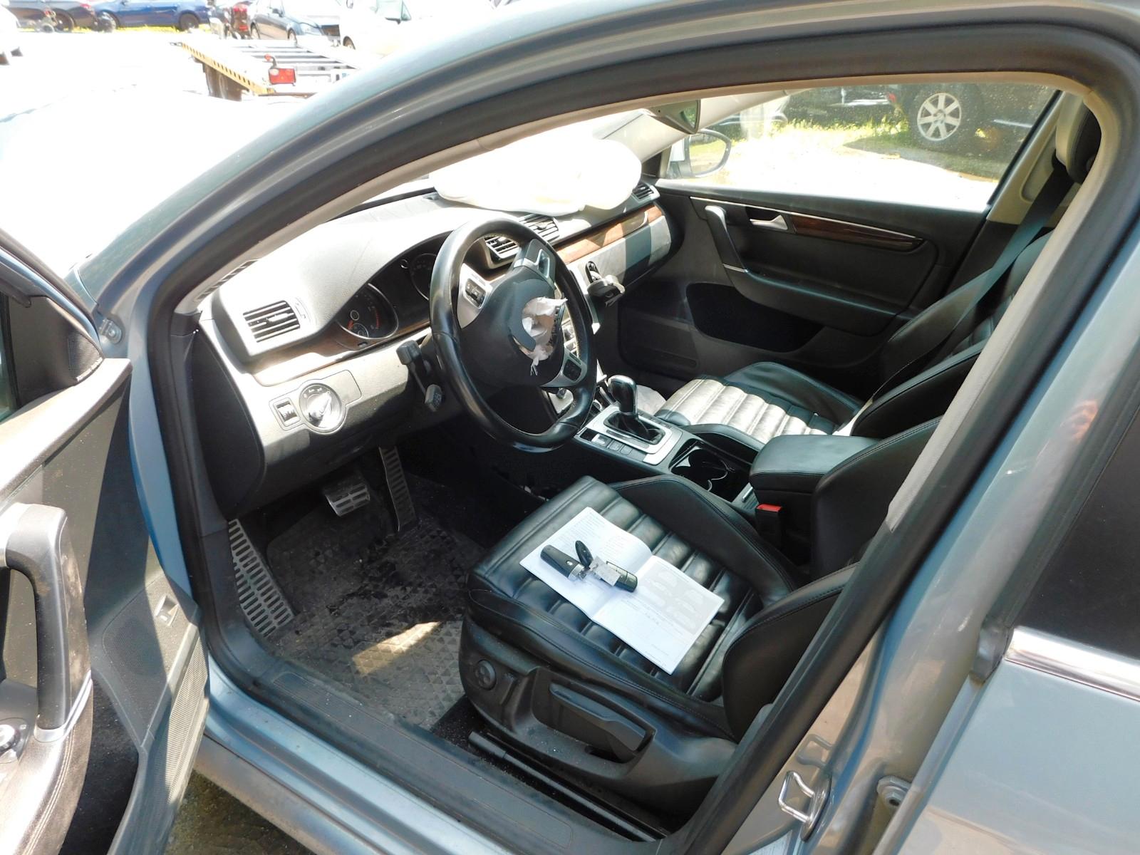 Volkswagen Passat 2014 — rear view